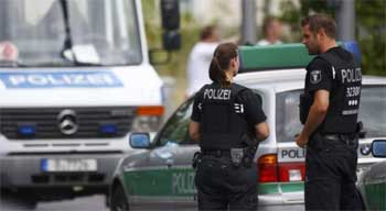 شرطة ألمانيا دهمت مسجدا ببرلين للاشتباه بتعاون إمامه مع الارهابيين بسوريا