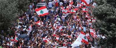 الاحتجاجات في لبنان تتصاعد ومطالبات باستعادة الأموال المنهوبة
