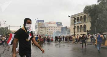 قتلى وجرحى بانفجار سيارة مفخخة استهدفت المتظاهرين وسط بغداد