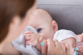 الدكتور قسيس: التأكيد على ضرورة الرضاعة الطبيعية للطفل خلال الأشهر الأولى من ولادته دون أي إضافات
