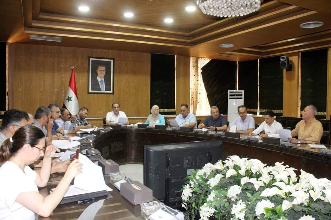 المصادقة على 11 مشروعاً لصيانة الطرقات والمدارس وتشغيل مطمر تل الضمان  - واستثمار 10 محلات تجارية في السفيرة 