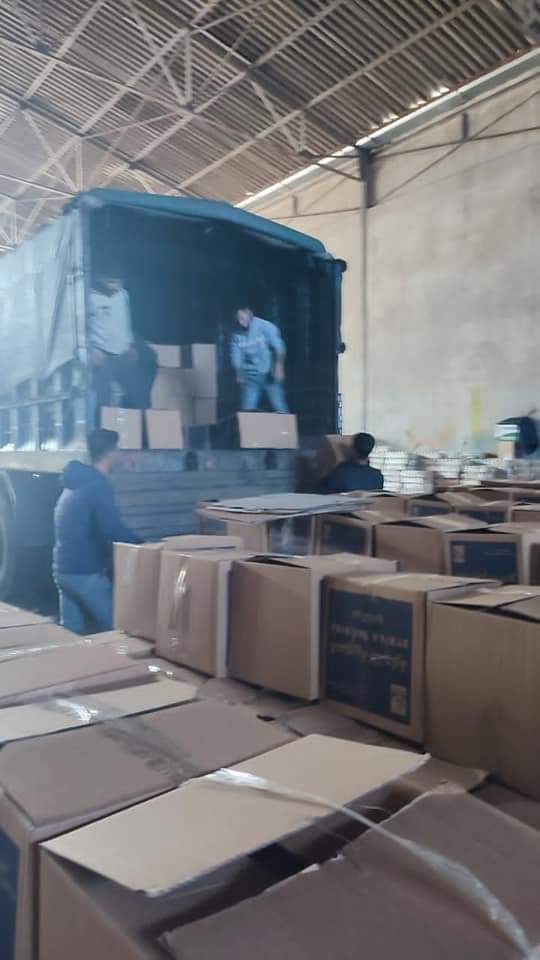 تستمر السورية للتجارة بالعمل على تجهيز سلل المساعدات في قرى ريف اللاذقية.