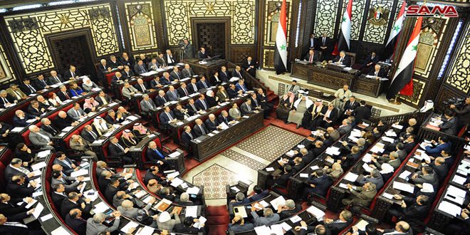 المهندس خميس أمام مجلس الشعب: الحكومة تدرك حجم معاناة المواطنين وتعمل على تحسين الوضع المعيشي وتأمين فرص العمل وتخفيض الأسعار
