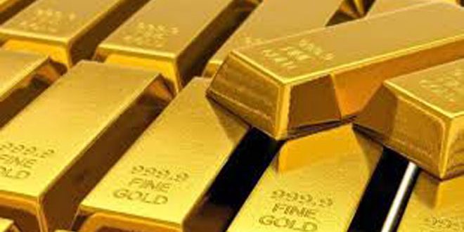 الذهب يرتفع بفعل هبوط الدولار والمخاوف من حرب تجارية