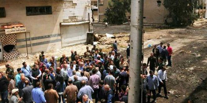 عشرات الصناعيين يتسلمون منشآتهم في منطقة القدم بعد تحريرها من الإرهاب
