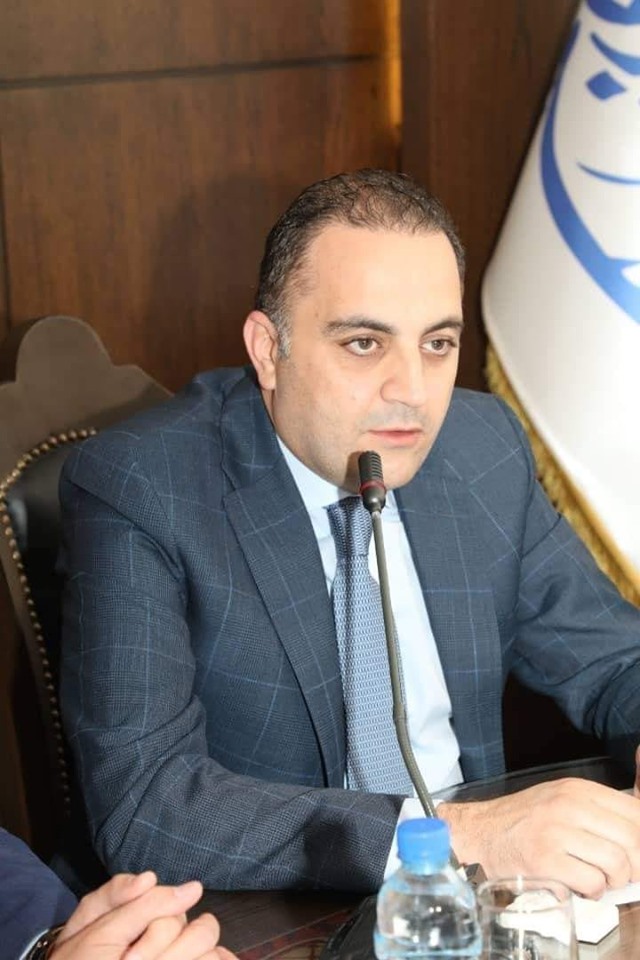 رجال أعمال وصناعيي وتجار العاصمة وريفها يوحدون موقفهم من الليرة