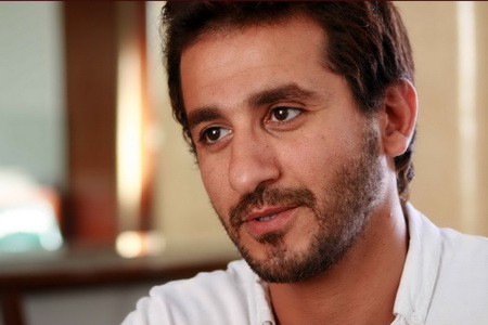 أحمد حلمي يجري عملية استئصال ورم خبيث 