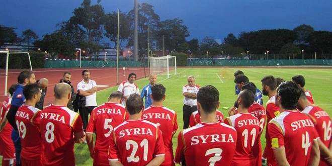 منتخبنا الكروي يلتقي نظيره السنغافوري بالتصفيات المؤهلة لكأسي العالم وآسيا
