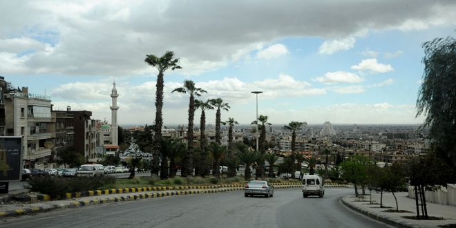 الحرارة إلى انخفاض وفرصة لهطل زخات من المطر