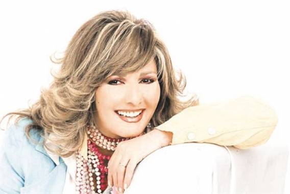  آثار الحكيم: أشفق على هيفا وهبي!